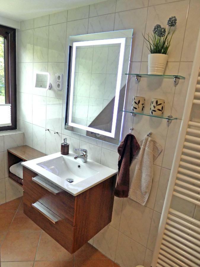 Peedy'S Luxurioese 60M² Wohnung Mit Balkonterrasse Stade Esterno foto